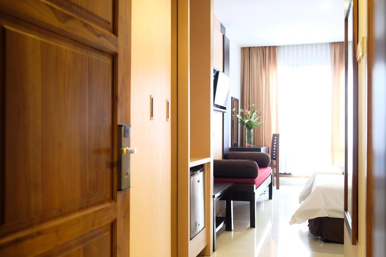 Deluxe Twin Room with City View - with Balcony,1610272524:JPEG